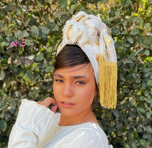 ⁦מטפחת לונג עלים פרנזים לבנה⁩ – תמונה ⁦2⁩