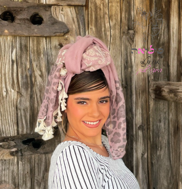 ⁦מטפחת מנומר רקומה ורוד⁩ – תמונה ⁦4⁩