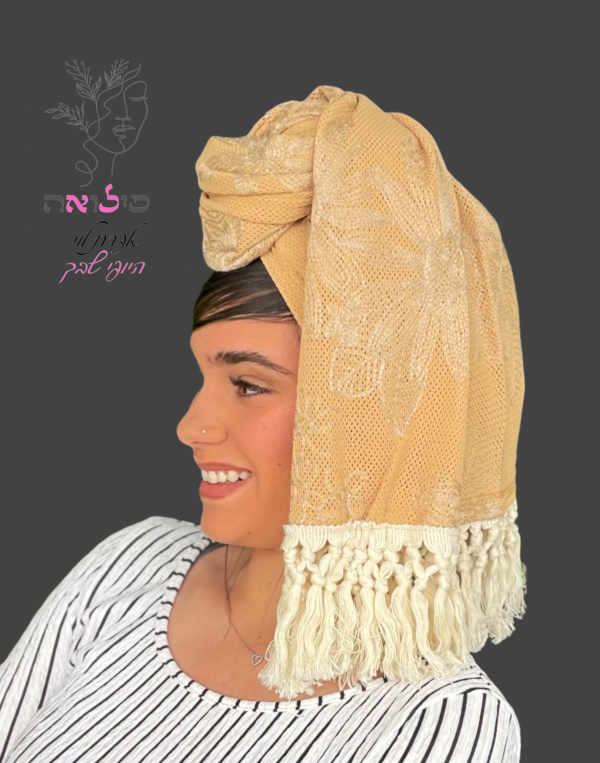 ⁦מטפחת רקומה עם פרחים לבנים זהובה⁩ – תמונה ⁦2⁩
