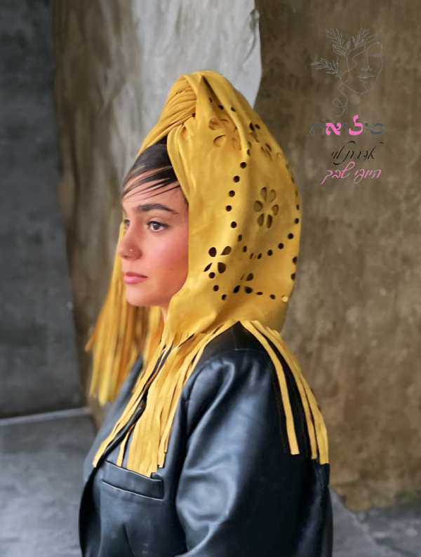 ⁦מטפחת שיק קטיפתית חרדל⁩ – תמונה ⁦2⁩